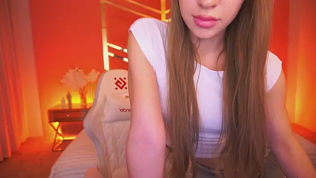 Snapshot of SweetAngellic chatting on October 17, 2025, 2:30 pm SweetAngellic online show from October 17, 2025, 2:30 pm