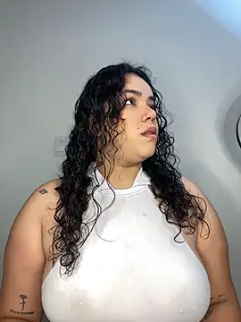 krisstenSantos online show from October 27, 2025, 1:59 pm