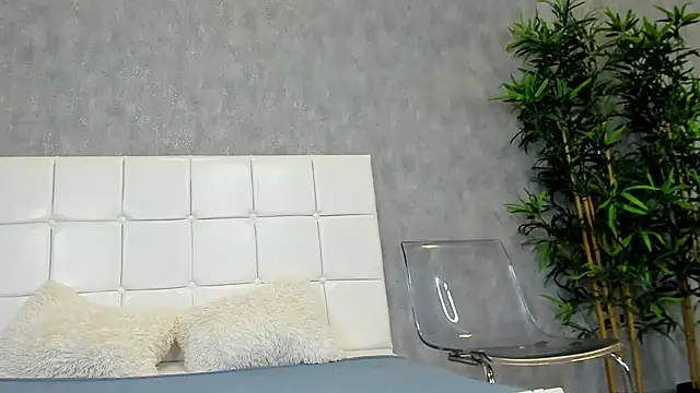 AmiraRees online show from September 27, 2025, 5:45 am