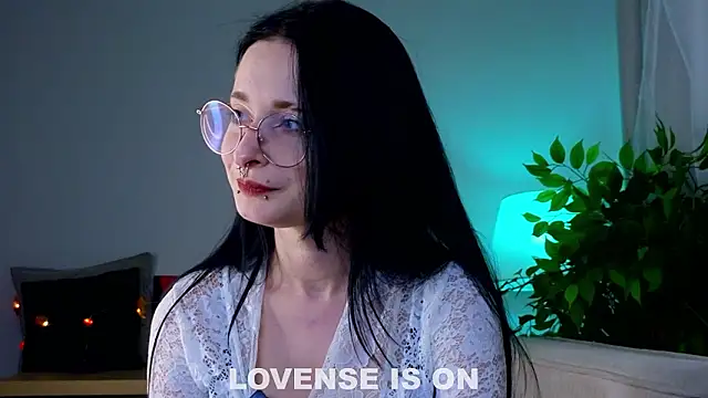 DarcyAspacio online show from March 8, 2026, 11:14 am