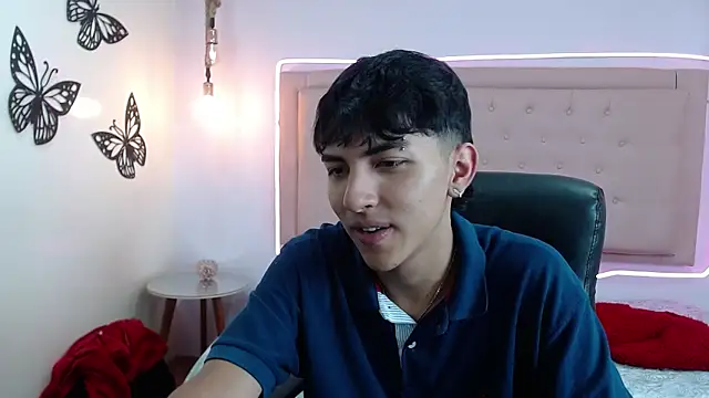 Snapshot of JasperFlam3 chatting on October 23, 2025, 1:43 pm JasperFlam3 online show from October 23, 2025, 1:43 pm