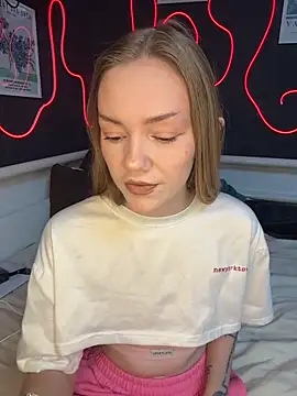 MilaMoone online show from February 17, 2026, 11:07 am