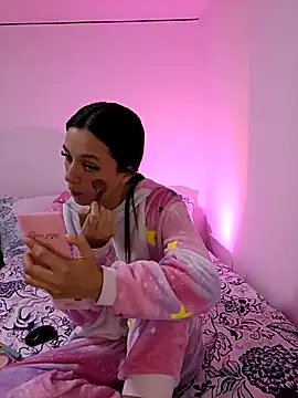 MiQeilaSweet online show from March 25, 2026, 6:14 pm