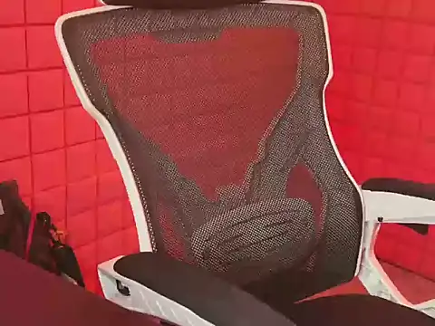 Snapshot of VyLouis2kk7 chatting on October 17, 2025, 2:41 pm VyLouis2kk7 online show from October 17, 2025, 2:41 pm