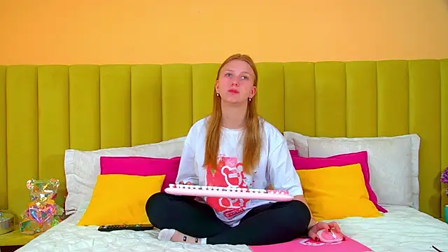 BeatriceBinoche online show from September 27, 2025, 6:29 am