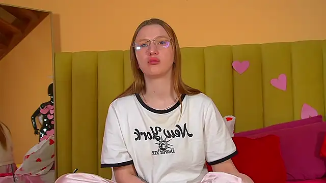 BeatriceBinoche online show from February 17, 2026, 6:32 am