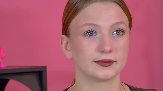 BeatriceBinoche online show from March 21, 2026, 8:19 am