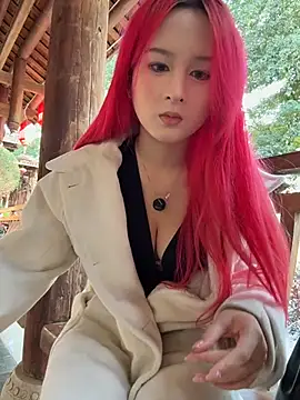 yuki june online show from January 7, 2026, 7:55 am