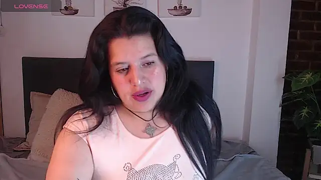 Andrea secret  online show from November 3, 2025, 2:07 pm