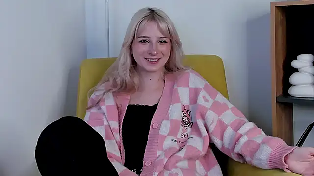 FridaAaberg online show from September 17, 2025, 8:49 am