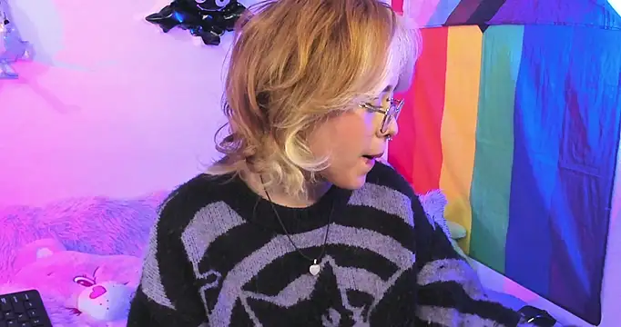 NekoWaifu online show from October 21, 2025, 1:12 pm