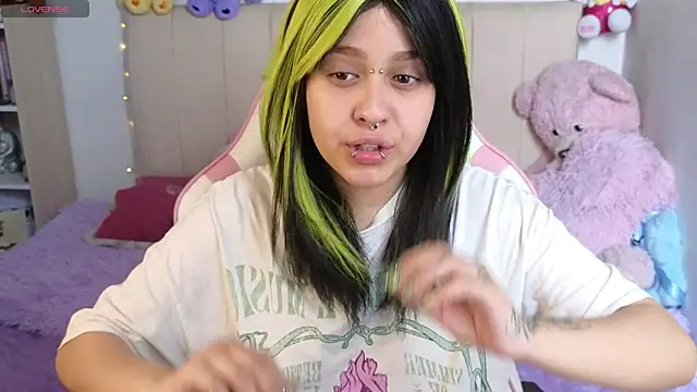 NekoWaifu online show from May 27, 2026, 3:09 pm