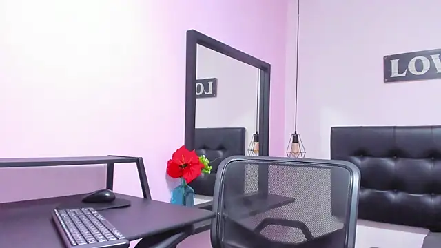 Zaira-Black online show from October 1, 2025, 8:15 pm