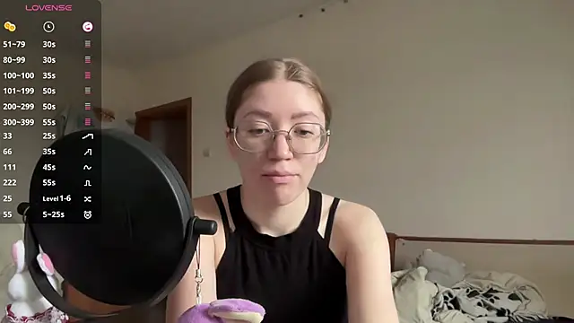 MargarettNewbie online show from October 24, 2025, 4:31 am