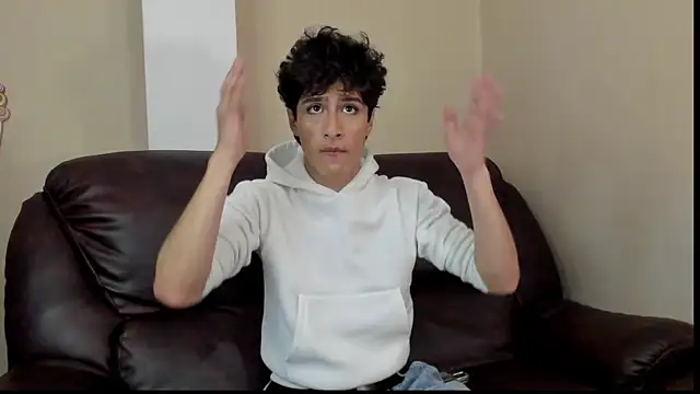 Xam Collen online show from November 30, 2025, 3:38 pm