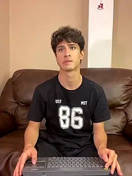 Xam Collen online show from December 4, 2025, 4:38 pm