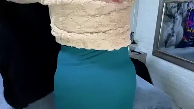 sofiagutierrez   online show from October 22, 2025, 3:07 am