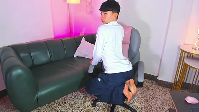 Snapshot of Peter_chase chatting on February 12, 2026, 6:25 pm Peter chase online show from February 12, 2026, 6:25 pm