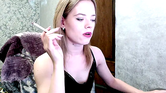 Kate  Loves online show from October 7, 2025, 5:43 pm