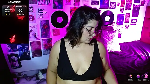Snapshot of Roxy_f_w chatting on March 14, 2026, 10:15 pm Roxy f w online show from March 14, 2026, 10:15 pm