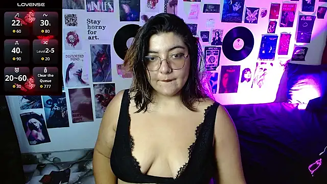 Snapshot of Roxy_f_w chatting on April 10, 2026, 11:59 am Roxy f w online show from April 10, 2026, 11:59 am
