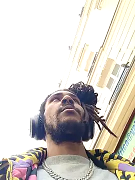 Mikaaa97 online show from April 16, 2026, 11:55 am