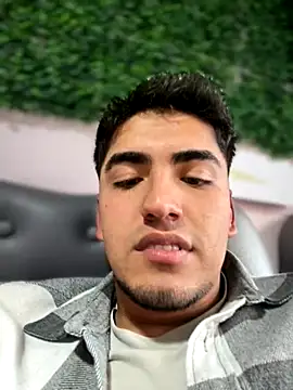 Snapshot of tomy_hot20 chatting on October 7, 2025, 9:56 pm tomy hot20 online show from October 7, 2025, 9:56 pm