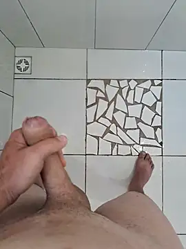 rafaelsouzzaa online show from February 21, 2026, 1:34 pm