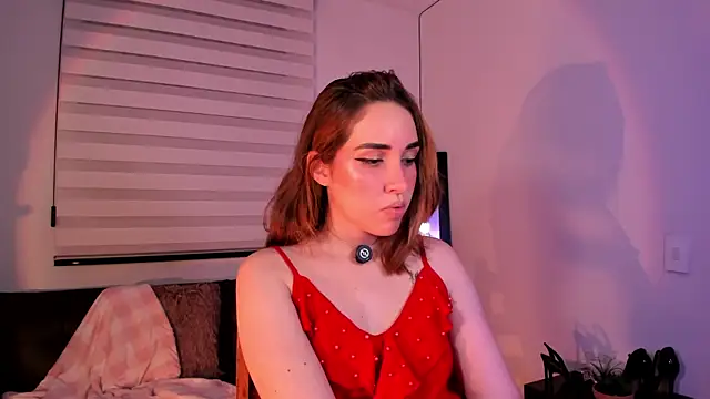 SarahCastillo  online show from October 13, 2025, 5:29 am