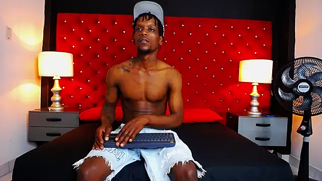 Snapshot of SkylerBigxxx chatting on November 7, 2025, 3:50 am SkylerBigxxx online show from November 7, 2025, 3:50 am