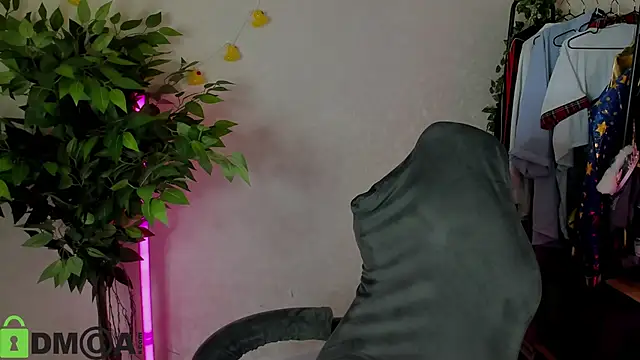 Mia R0ss online show from February 12, 2026, 12:38 am