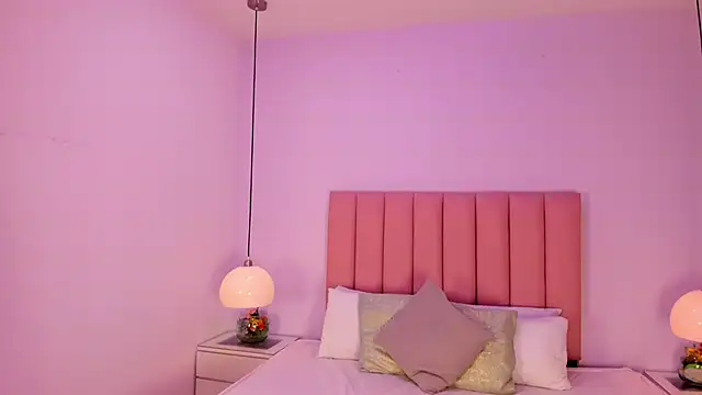 Amy Ferreira online show from November 7, 2025, 2:55 am