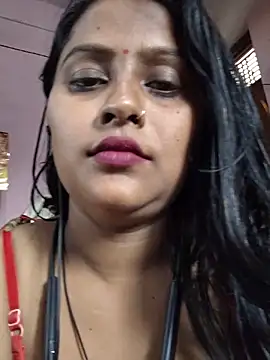 Jasmine Januja online show from May 25, 2026, 1:44 am
