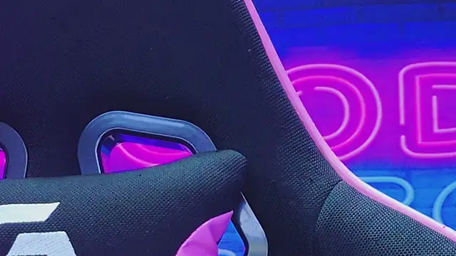 Snapshot of CoraVex chatting on February 6, 2026, 5:12 am CoraVex online show from February 6, 2026, 5:12 am