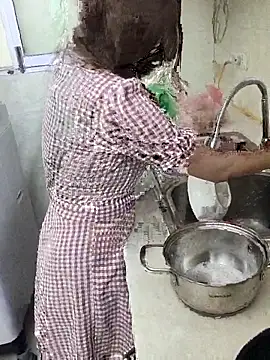 MaiHoang2k online show from September 28, 2025, 2:55 pm