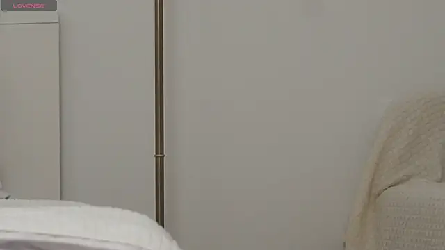 adisson fox online show from December 20, 2025, 7:04 am