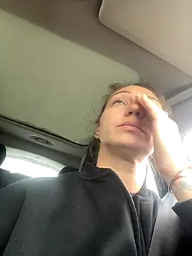 Cristalmegan online show from October 8, 2025, 7:28 am