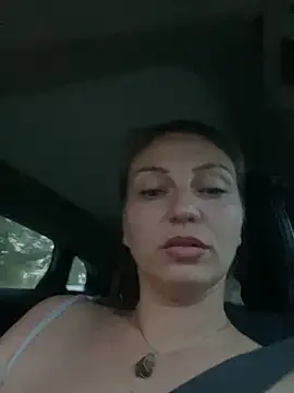 Cristalmegan online show from October 15, 2025, 5:57 pm