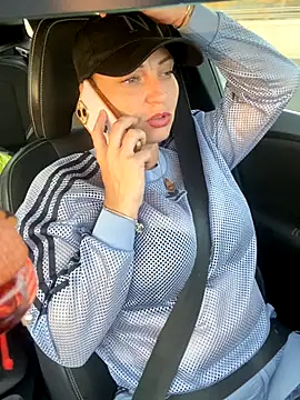 Cristalmegan online show from October 20, 2025, 6:47 am