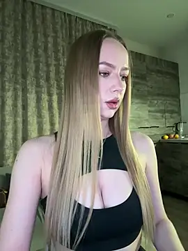 Snapshot of MissOyee chatting on February 19, 2026, 7:10 pm MissOyee online show from February 19, 2026, 7:10 pm