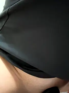 18cmcast online show from October 1, 2025, 6:52 am