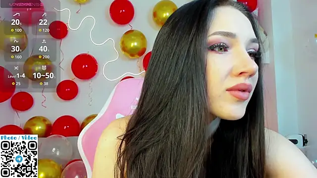 Snapshot of Helen_Spark chatting on October 10, 2025, 1:59 am Helen Spark online show from October 10, 2025, 1:59 am