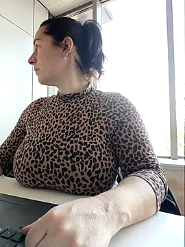 bichota85 online show from February 11, 2026, 10:42 am