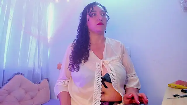 sharlot montalvo  online show from November 6, 2025, 3:02 pm