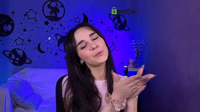 ariana ross7 online show from April 17, 2026, 7:50 pm