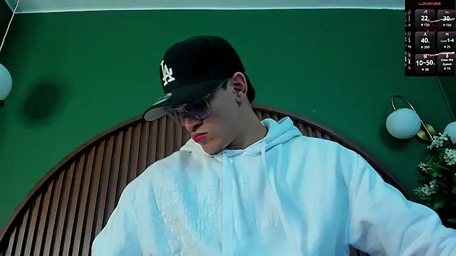 JeergMuscle online show from November 2, 2025, 5:21 am