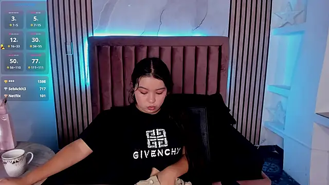 LunaWiill  online show from October 17, 2025, 12:30 pm