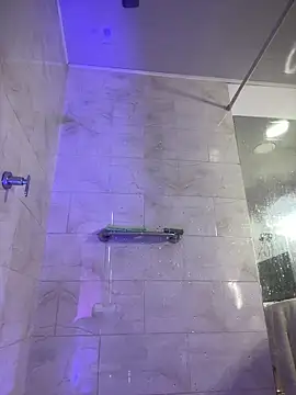 Snapshot of Daphnee-x chatting on February 9, 2026, 8:46 pm Daphnee-x online show from February 9, 2026, 8:46 pm