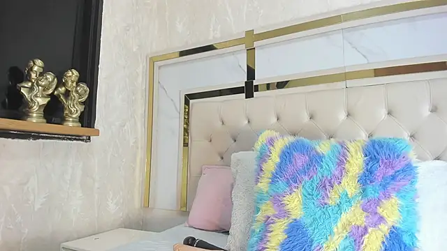 mia vy online show from January 8, 2026, 7:16 pm