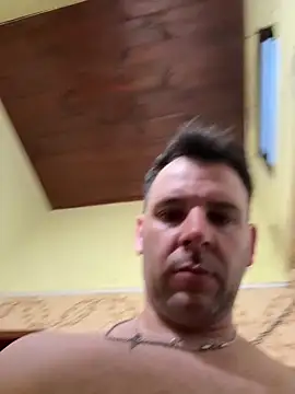 Snapshot of Ezeveron chatting on October 4, 2025, 9:46 pm Ezeveron online show from October 4, 2025, 9:46 pm